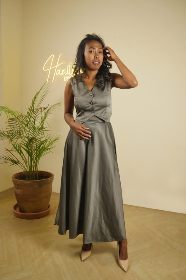 Ensemble satiné vert sauge – Gilet & jupe – Image 3