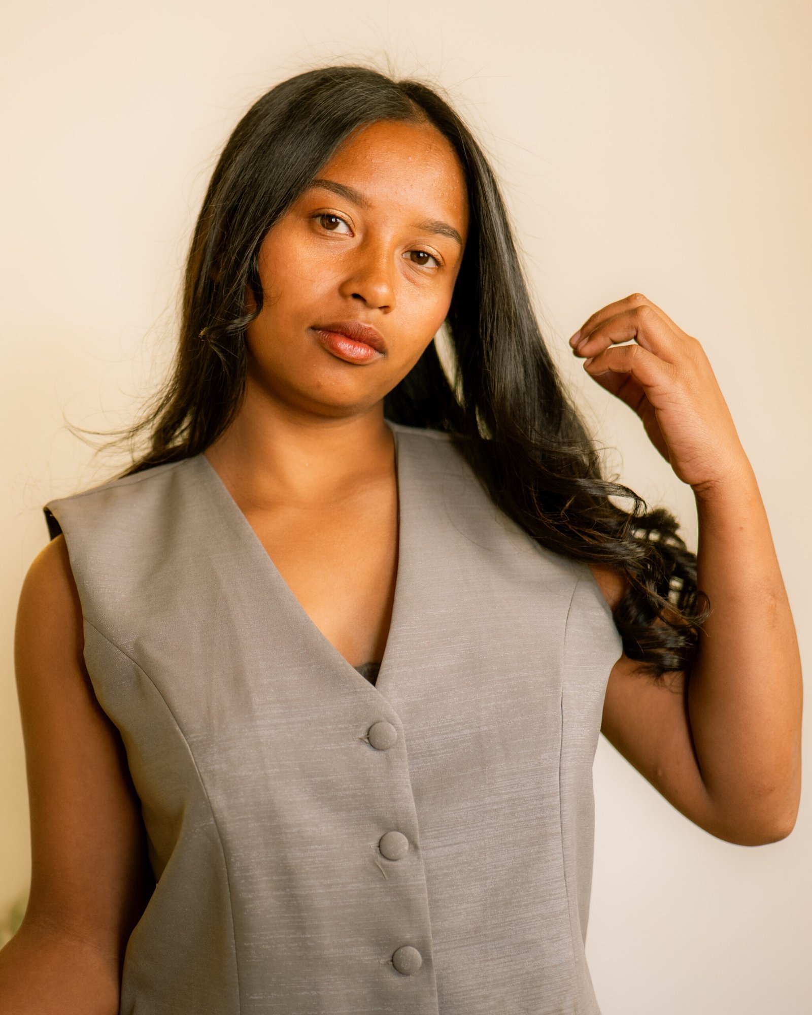 Ensemble Gilet et jupe droite gris – Image 3