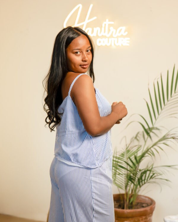 Soft Night | Ensemble pyjama pantalon et haut à bretelle – Image 2
