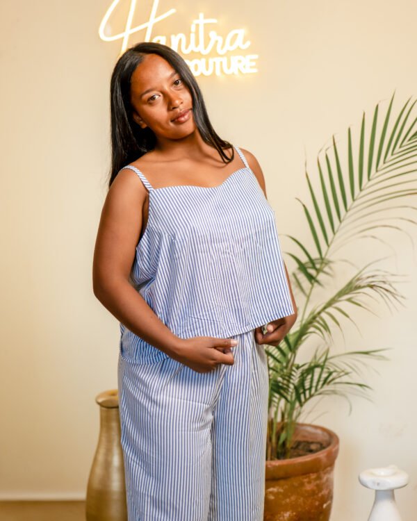 Soft Night | Ensemble pyjama pantalon et haut à bretelle – Image 3